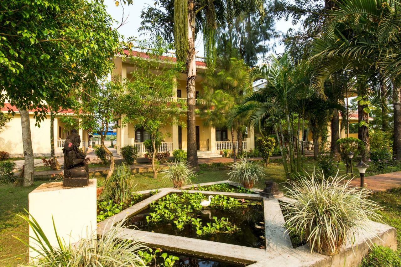 Hotel Rainforest Sauraha Exteriér fotografie